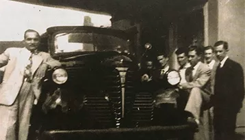 1945